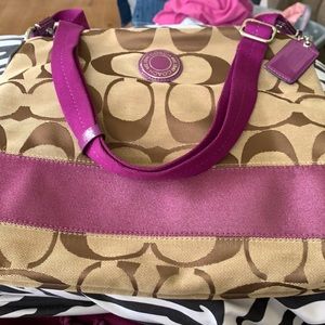 Coach bag good condition.  Has pen mark inside